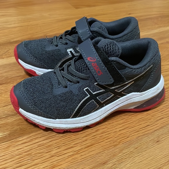 Kids ASICS GT 1000 Running Sneaker Gray Red & White - Picture 2 of 7